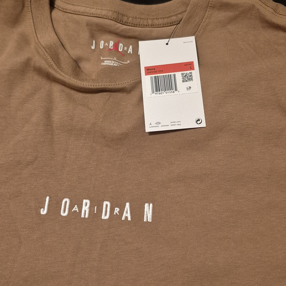 Jordan Men's Brown T-Shirt - Picture 3 of 5
